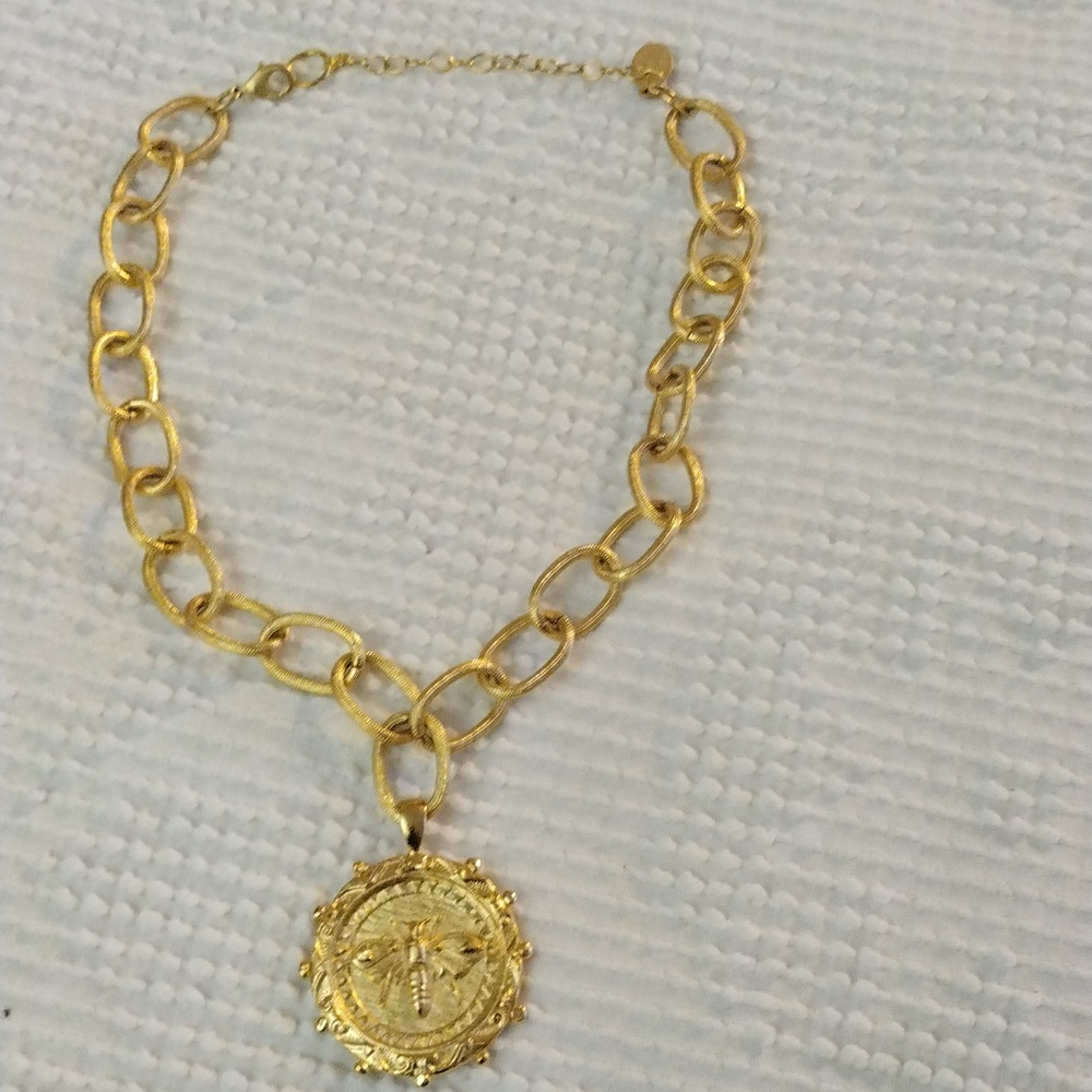 Susan Shaw Gold Bee Pendant Necklace - ONLY Wore Once - Picture 6 of 8